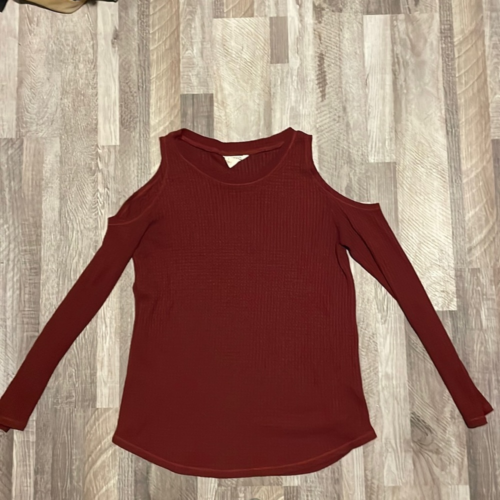 Long sleeve top with shoulder cut outs